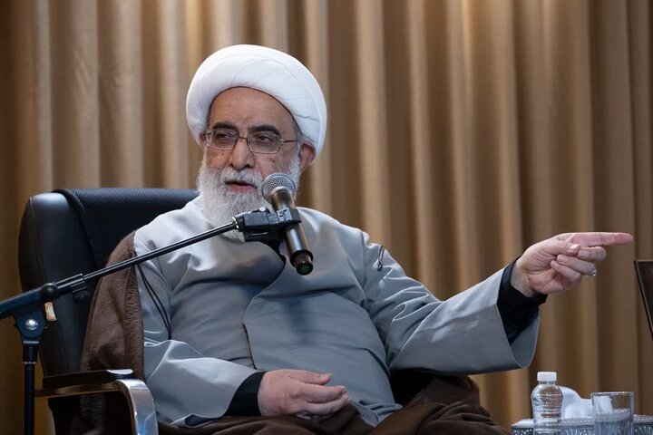 بازدید آیت‌الله شب زنده‌دار از سایت هسته‌ای فردو